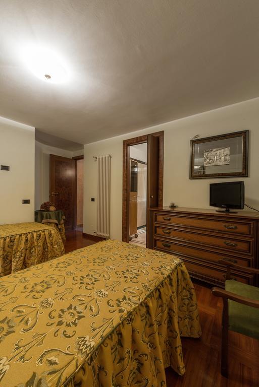 Villa Serapide B&B チボリ エクステリア 写真